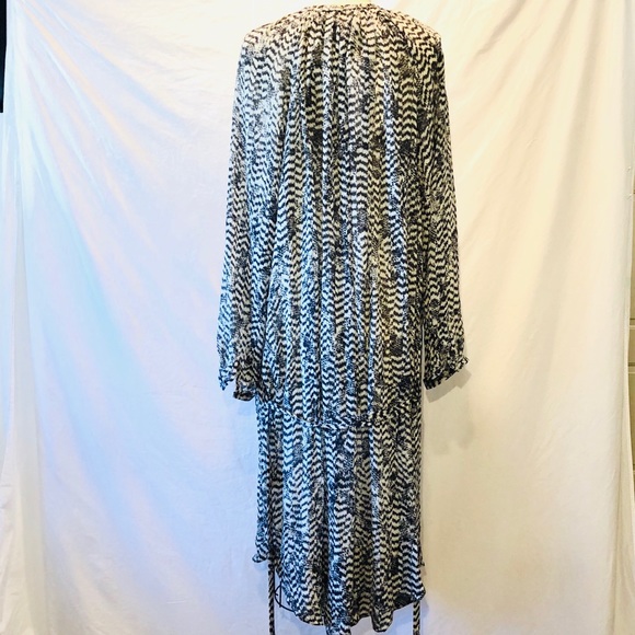 Isabel Marant Silk chiffon dress. - Picture 3 of 8